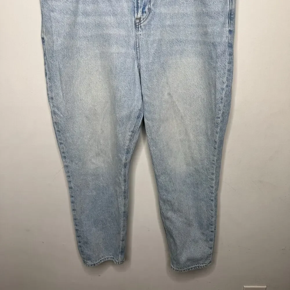 American Eagle Strigid Mom Jeans Women’s‎ Size 16 Short High Rise Light Wash